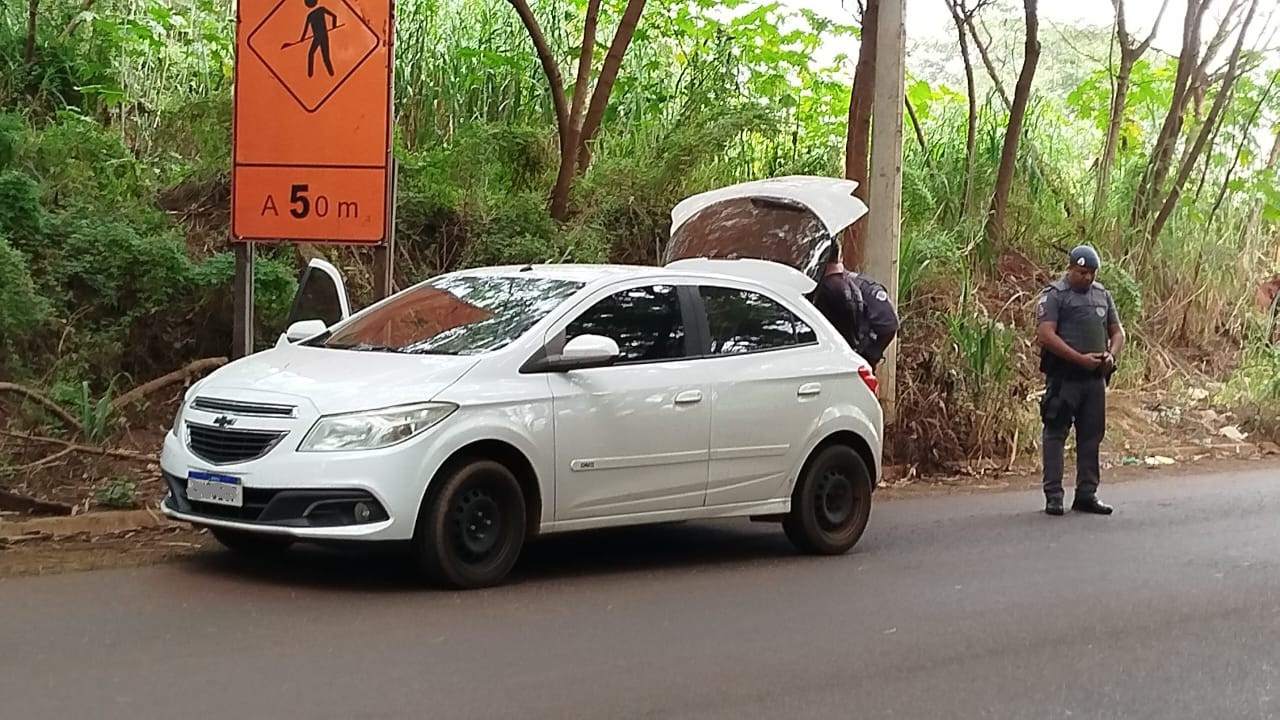 Foto 2 de 3 — Família é sequestrada em Ubirajara e abandonada em canavial de Araraquara após assalto